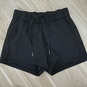 Lululemon on the fly shorts 2.5